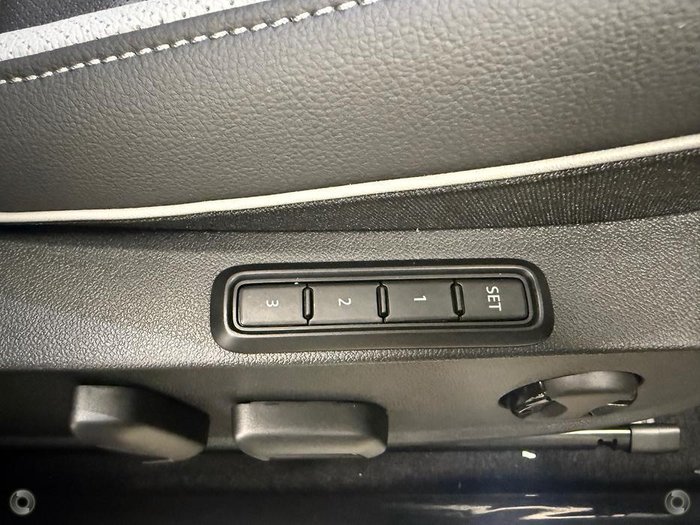 2025 Volkswagen Golf 110TSI R-Line