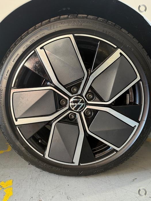 2025 Volkswagen Golf 110TSI R-Line