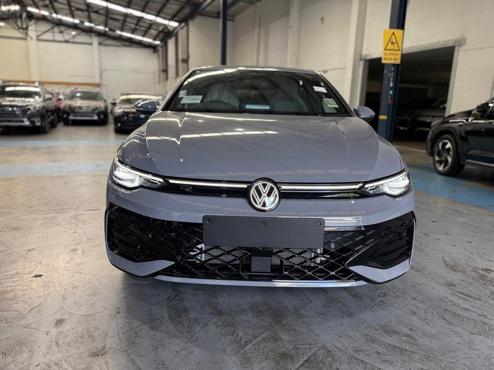 2025 Volkswagen Golf 110TSI R-Line