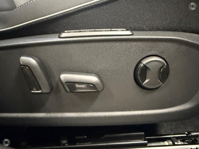 2025 Volkswagen Golf 110TSI R-Line