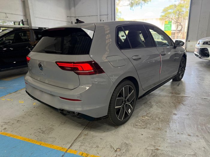 2025 Volkswagen Golf 110TSI R-Line