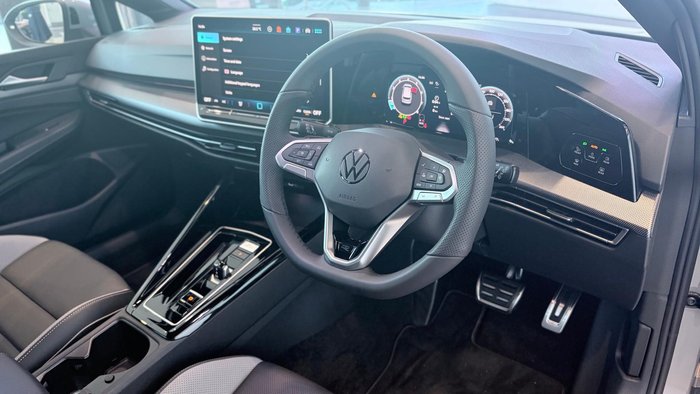 2025 Volkswagen Golf 110TSI R-Line