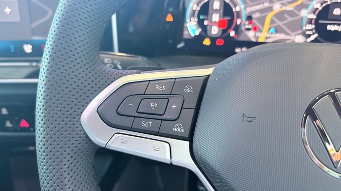 2025 Volkswagen Golf 110TSI R-Line
