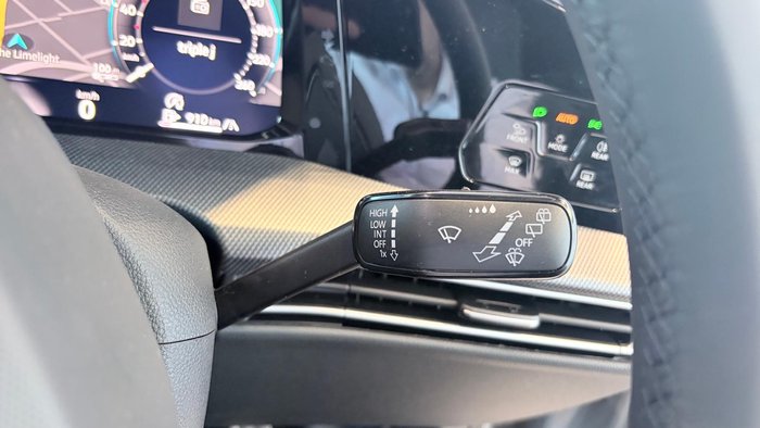 2025 Volkswagen Golf 110TSI R-Line