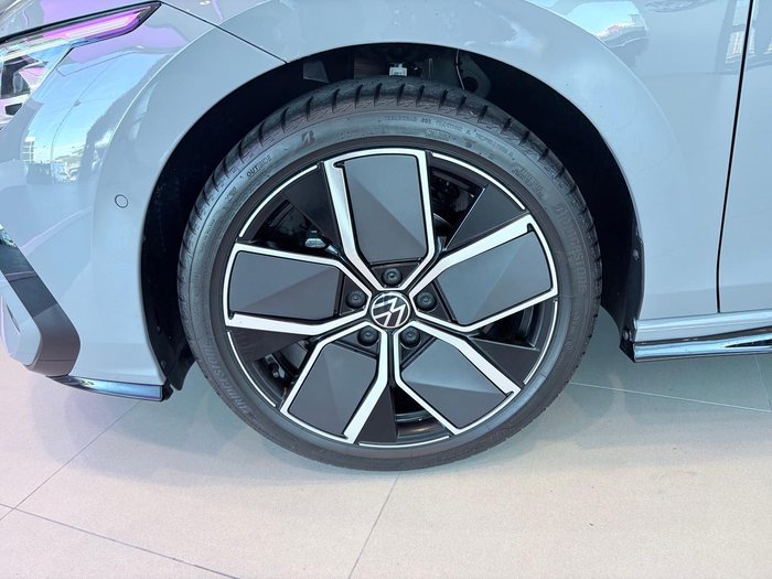 2025 Volkswagen Golf 110TSI R-Line