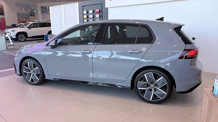 2025 Volkswagen Golf 110TSI R-Line