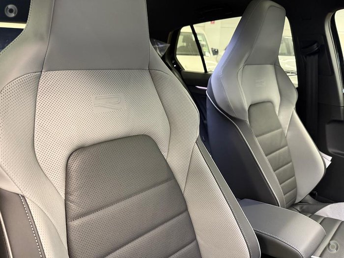 2025 Volkswagen Golf 110TSI R-Line