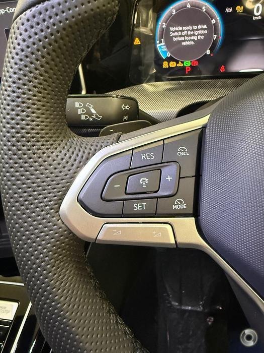 2025 Volkswagen Golf 110TSI R-Line