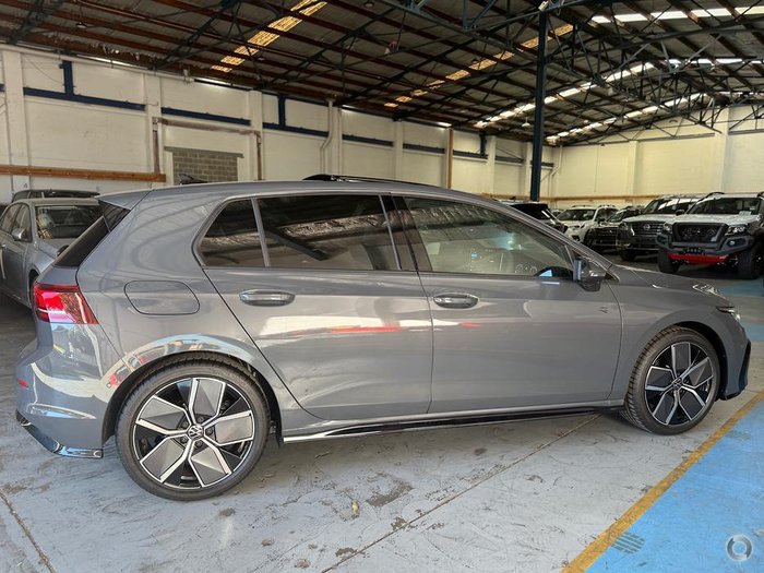 2025 Volkswagen Golf 110TSI R-Line