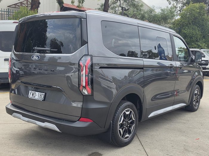2025 Ford Tourneo Active