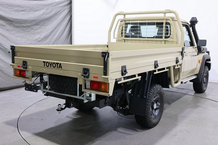2025 Toyota Landcruiser GXL