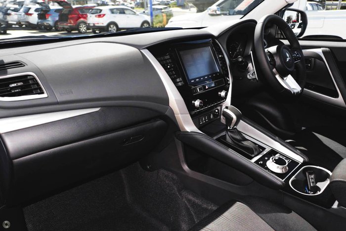 2025 Mitsubishi Pajero Sport GLS