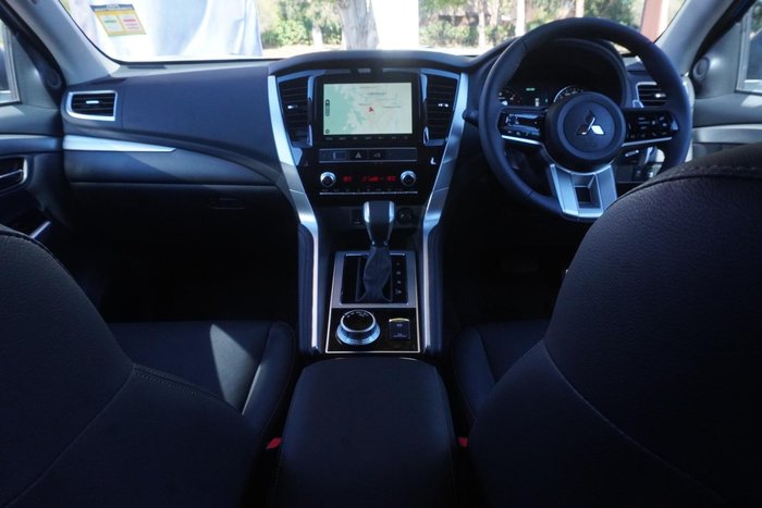 2025 Mitsubishi Pajero Sport GLS