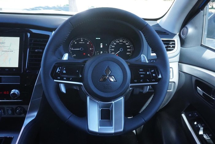 2025 Mitsubishi Pajero Sport GLS