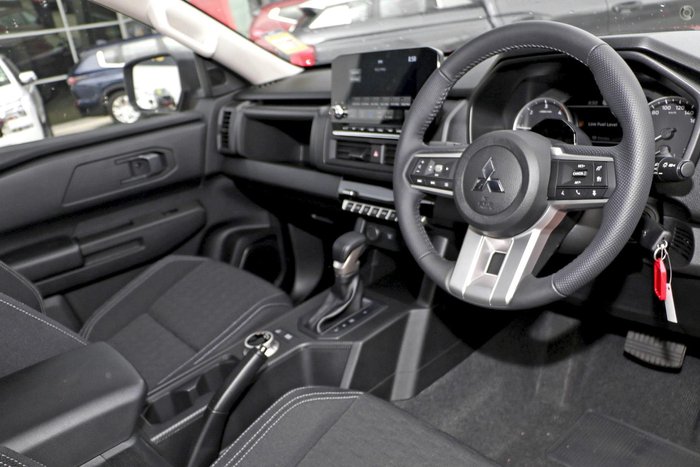 2025 Mitsubishi Triton GLX-R