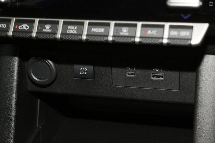 2025 Mitsubishi Triton GLX-R