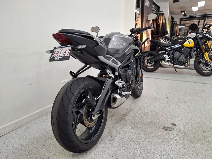 2024 Triumph STREET TRIPLE R SILVER ICE