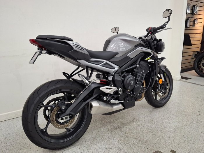 2024 Triumph STREET TRIPLE R SILVER ICE