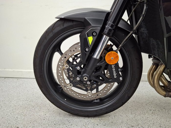 2024 Triumph STREET TRIPLE R SILVER ICE