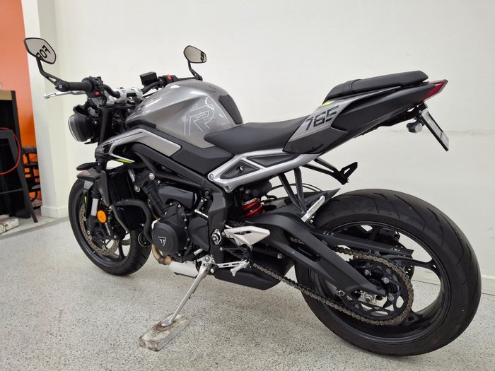 2024 Triumph STREET TRIPLE R SILVER ICE