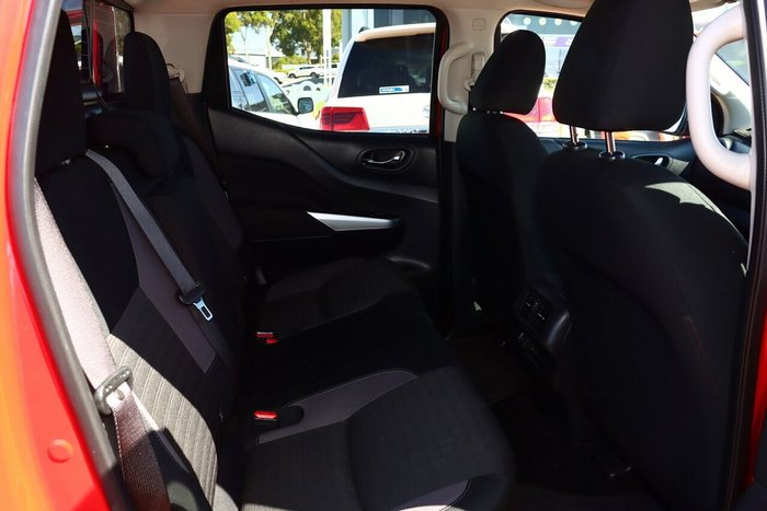 2024 Nissan Navara ST