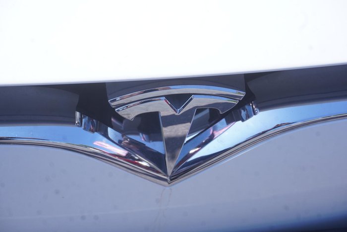 2020 Tesla Model S Long Range
