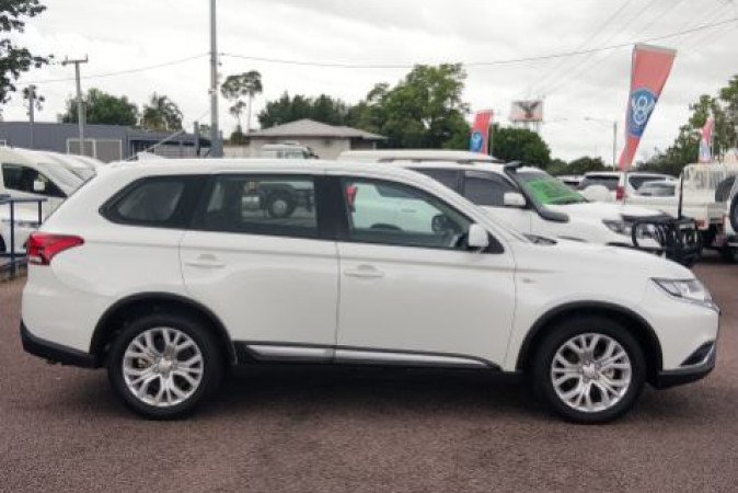 2021 MITSUBISHI OUTLANDER ES 7 SEAT (AWD)