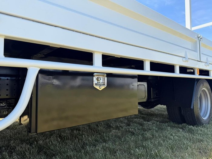 2025 Fuso Canter 515 White