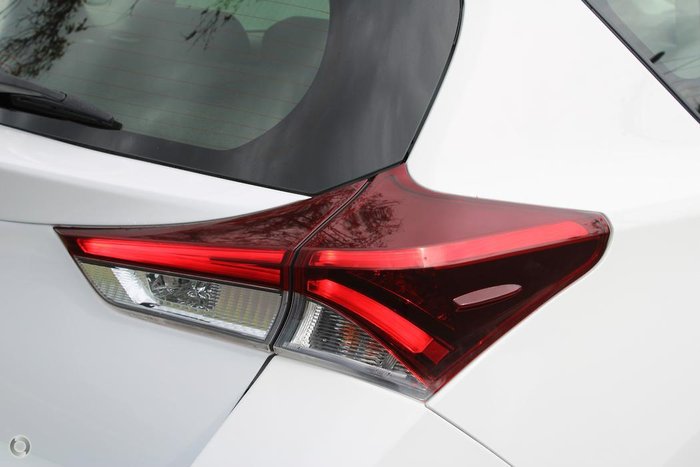 2017 Toyota Corolla Ascent ZRE182R Glacier White