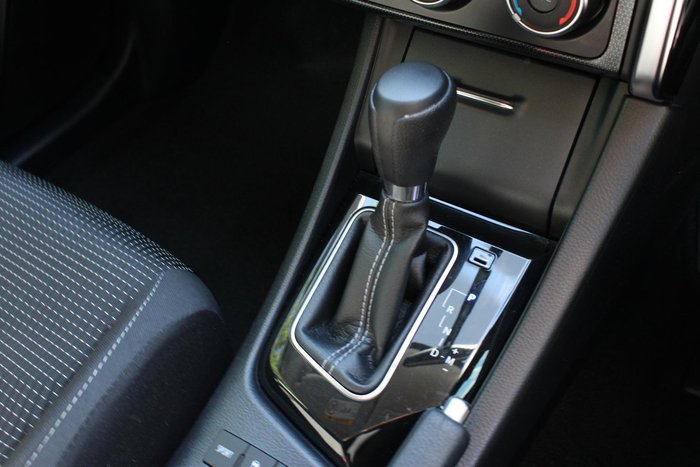 2017 Toyota Corolla Ascent ZRE182R Glacier White