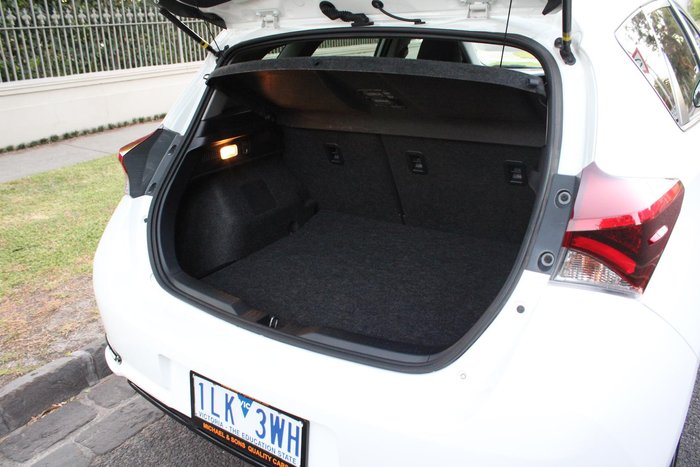 2017 Toyota Corolla Ascent ZRE182R Glacier White