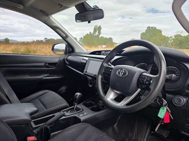 2020 Toyota Hilux SR