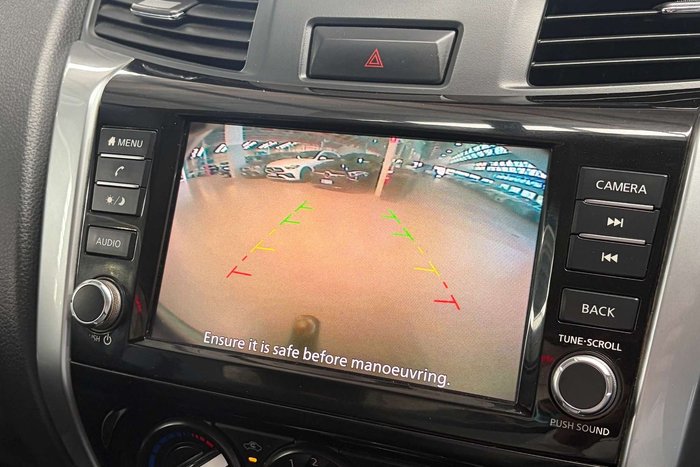 2021 Nissan Navara SL