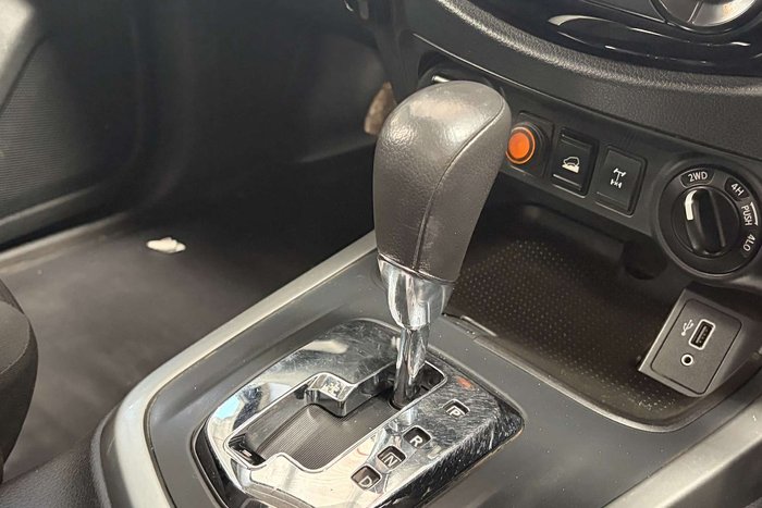 2021 Nissan Navara SL