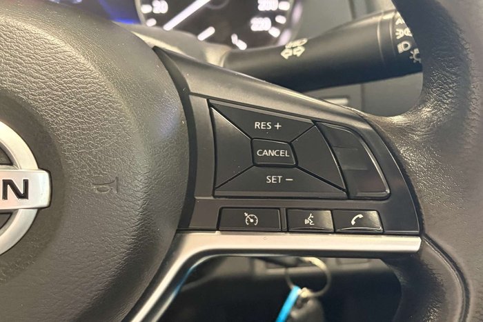 2021 Nissan Navara SL