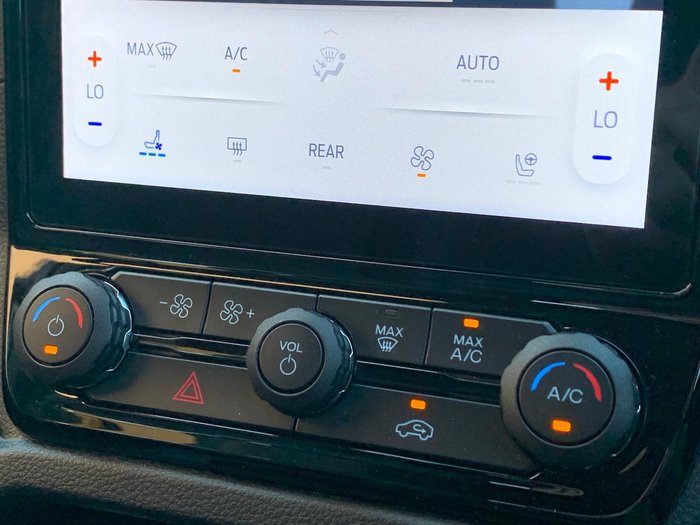 2025 Ford Everest Platinum