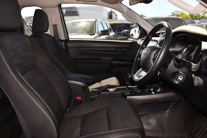 2024 Toyota Hilux SR