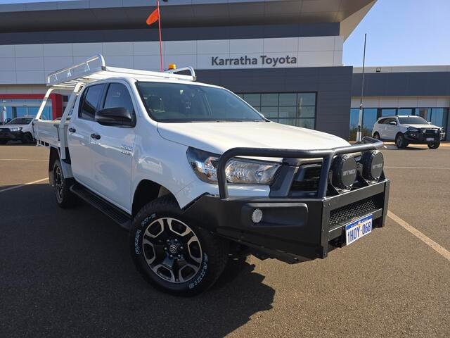 2022 Toyota Hilux 4x4 2.8L DSL D/C 6AT SR Glacier White