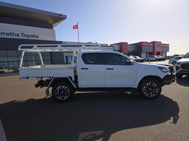 2022 Toyota Hilux 4x4 2.8L DSL D/C 6AT SR