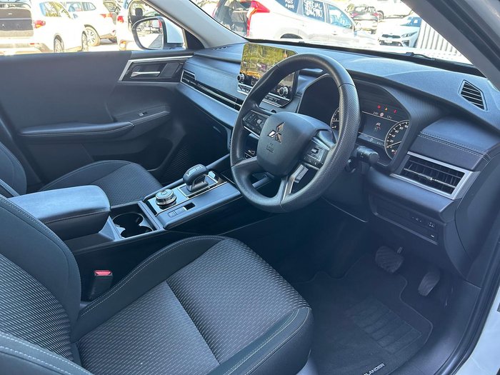 2024 Mitsubishi Outlander ES ZM MY24 White