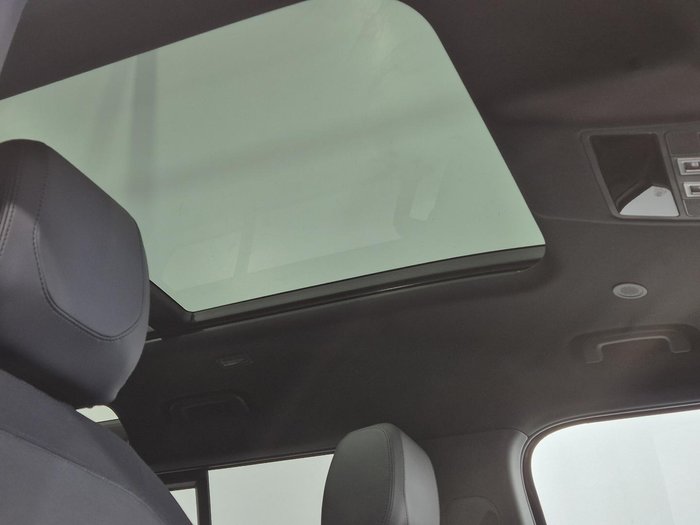 2024 Land Rover Defender 110 P400 X-Dynamic SE