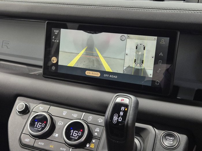 2024 Land Rover Defender 110 P400 X-Dynamic SE