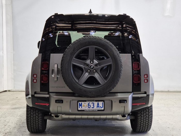 2024 Land Rover Defender 110 P400 X-Dynamic SE