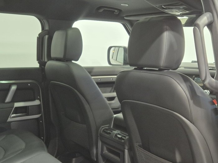 2024 Land Rover Defender 110 P400 X-Dynamic SE
