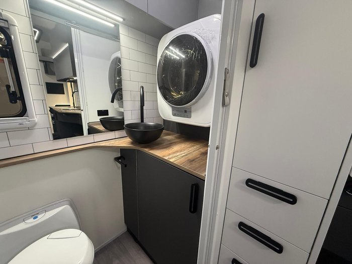 2025 Avida Birdsville Lx