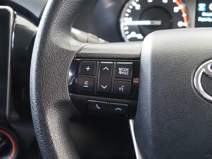 2020 Toyota Hilux SR