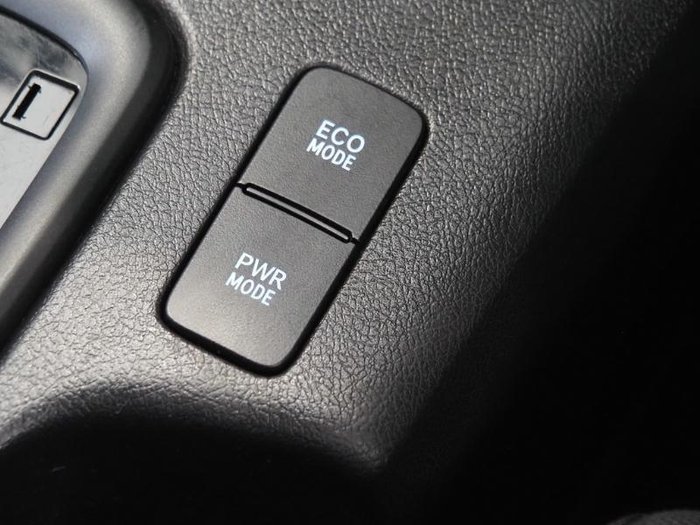 2020 Toyota Hilux SR