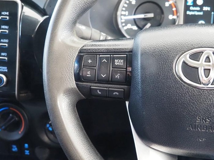 2021 Toyota Hilux SR