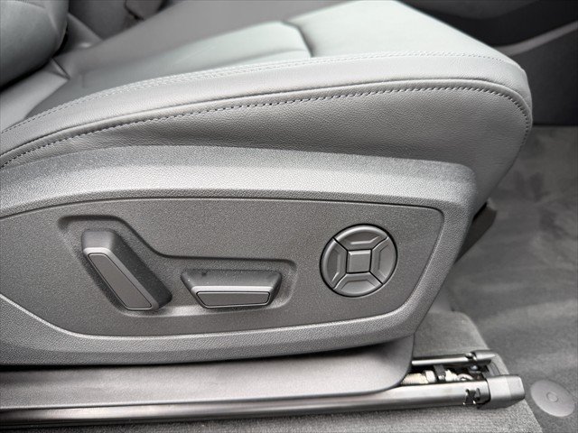 2025 Audi Q3 35 TFSI S line edition