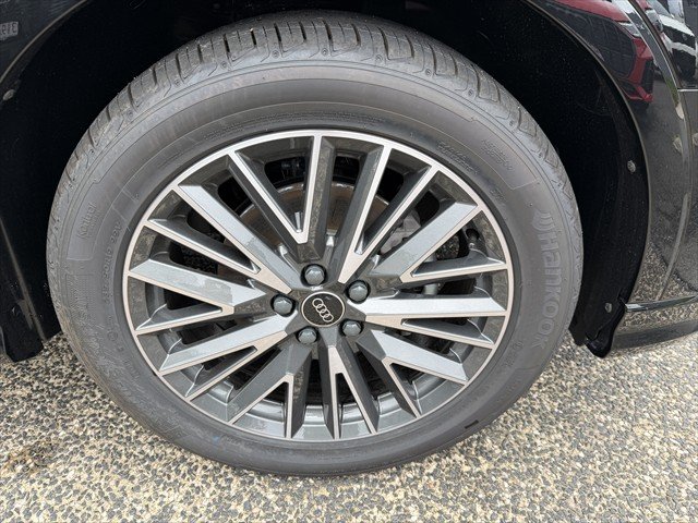 2025 Audi Q3 35 TFSI S line edition